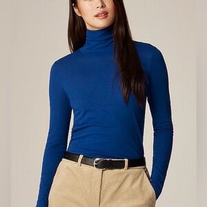 Soft Turtle Neck in royal blue